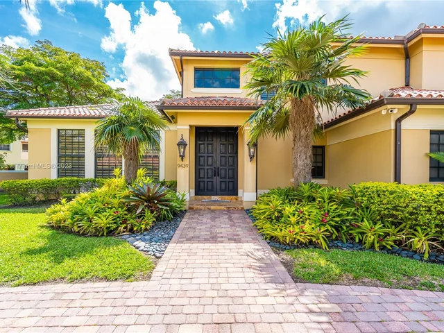 9439 NW 54th Doral Cir Ln, Doral FL 33178