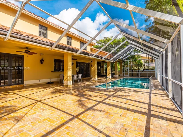 9439 NW 54th Doral Cir Ln, Doral FL 33178