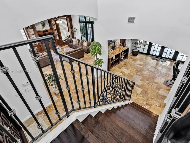 9439 NW 54th Doral Cir Ln, Doral FL 33178