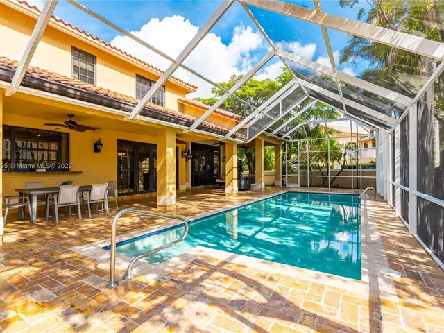 9439 NW 54th Doral Cir Ln, Doral FL 33178