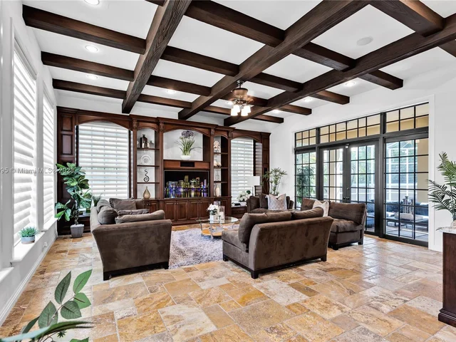 9439 NW 54th Doral Cir Ln, Doral FL 33178