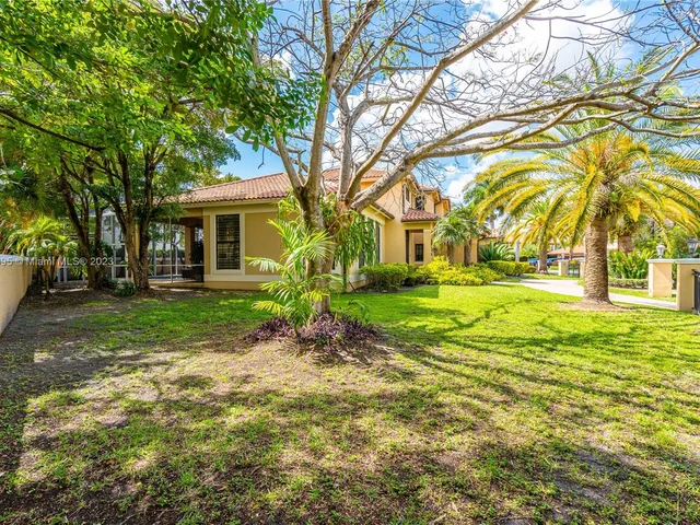 9439 NW 54th Doral Cir Ln, Doral FL 33178