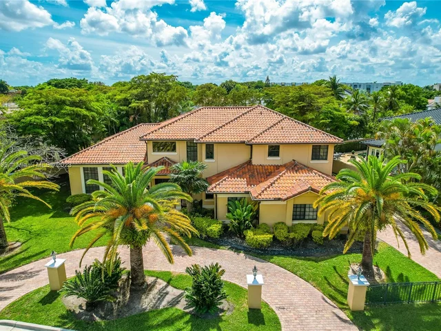 9439 NW 54th Doral Cir Ln, Doral FL 33178