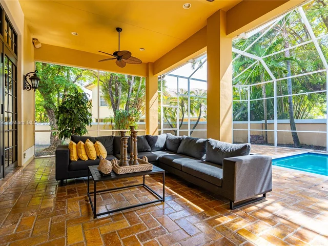 9439 NW 54th Doral Cir Ln, Doral FL 33178