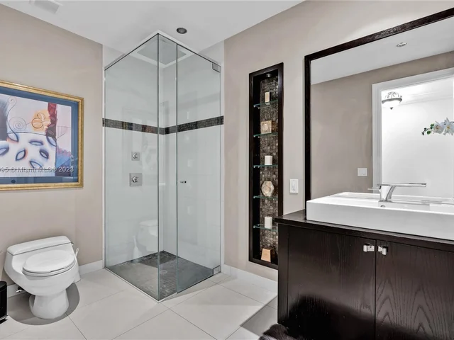 9439 NW 54th Doral Cir Ln, Doral FL 33178