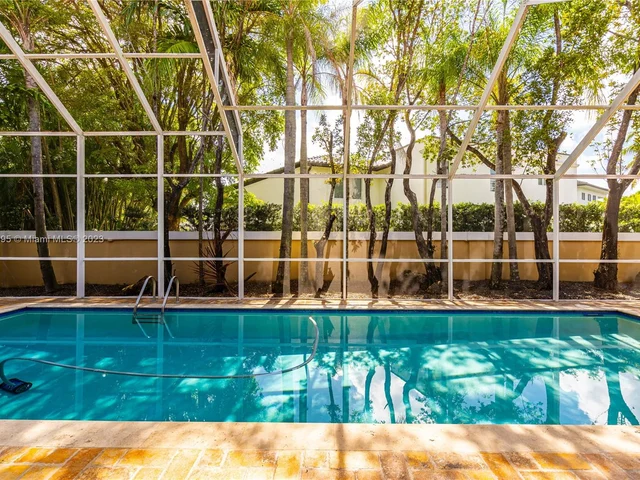 9439 NW 54th Doral Cir Ln, Doral FL 33178