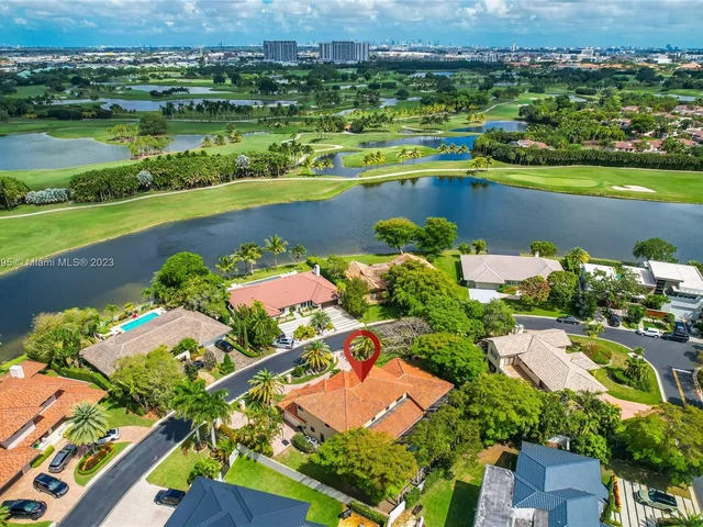 9439 NW 54th Doral Cir Ln, Doral FL 33178