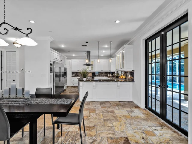 9439 NW 54th Doral Cir Ln, Doral FL 33178