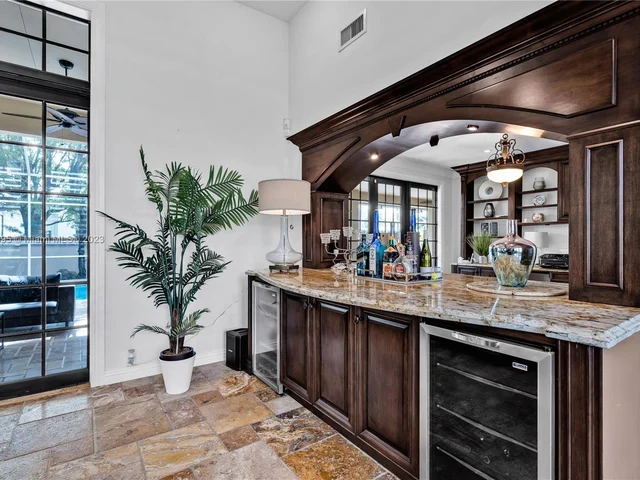 9439 NW 54th Doral Cir Ln, Doral FL 33178