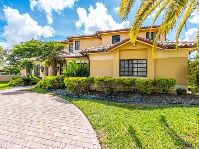 9439 NW 54th Doral Cir Ln, Doral FL 33178