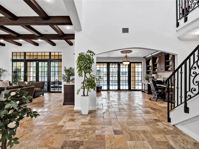 9439 NW 54th Doral Cir Ln, Doral FL 33178