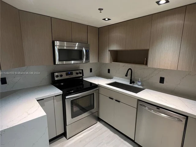 2829 Indian Creek Dr # 603, Miami Beach FL 33140