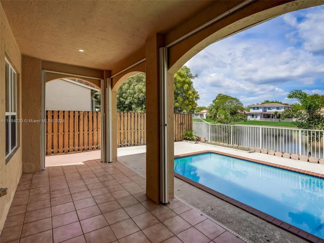 15883 SW 63rd Ter, Miami FL 33193