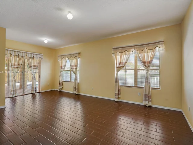 15883 SW 63rd Ter, Miami FL 33193