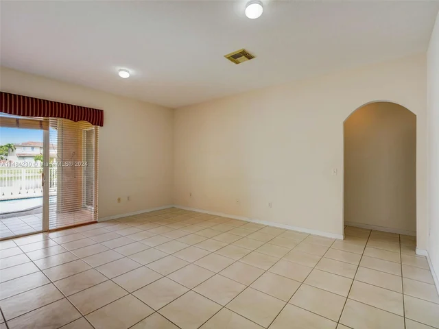 15883 SW 63rd Ter, Miami FL 33193