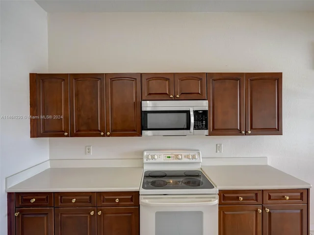 15883 SW 63rd Ter, Miami FL 33193