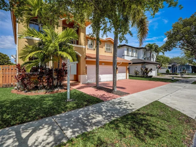 15883 SW 63rd Ter, Miami FL 33193