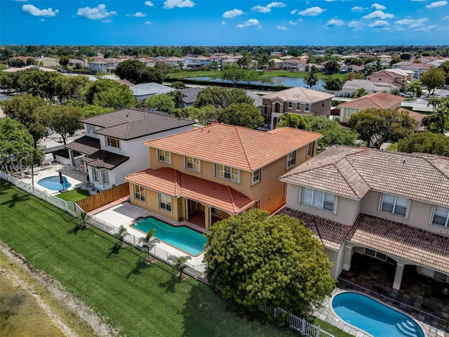 15883 SW 63rd Ter, Miami FL 33193