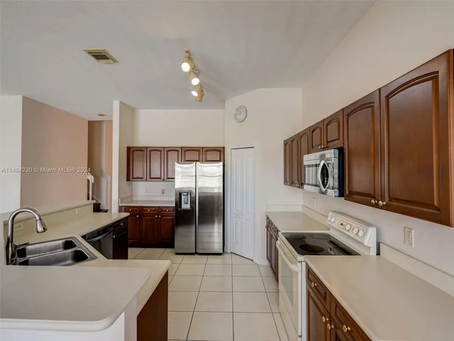 15883 SW 63rd Ter, Miami FL 33193