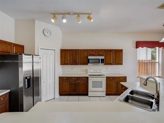 15883 SW 63rd Ter, Miami FL 33193