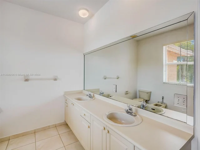 15883 SW 63rd Ter, Miami FL 33193