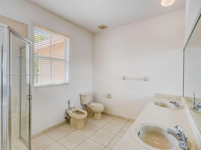 15883 SW 63rd Ter, Miami FL 33193