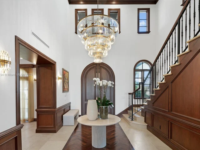 1940 S Bayshore Ln, Miami FL 33133