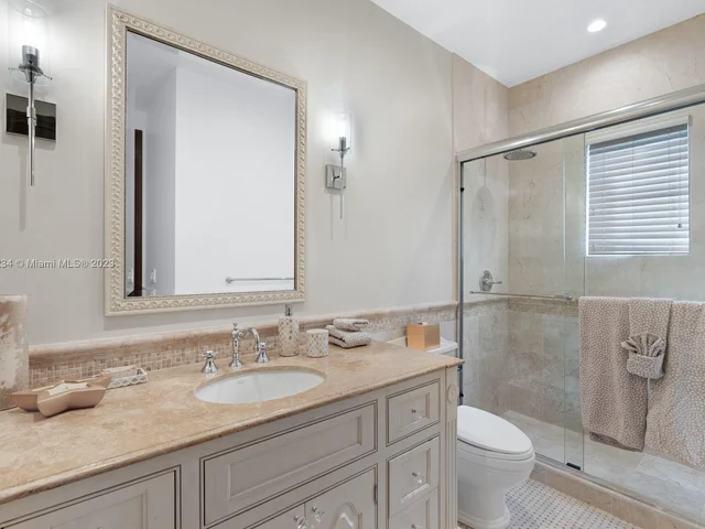 1940 S Bayshore Ln, Miami FL 33133