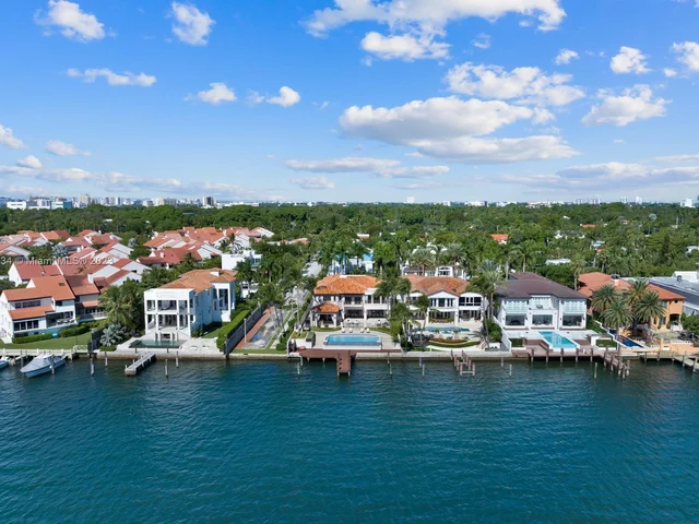 1940 S Bayshore Ln, Miami FL 33133