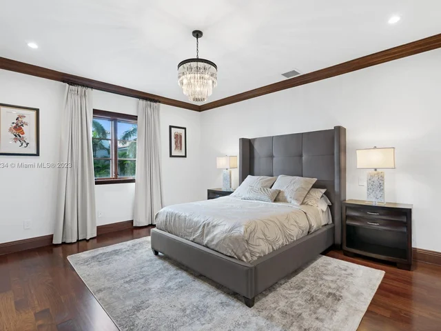 1940 S Bayshore Ln, Miami FL 33133