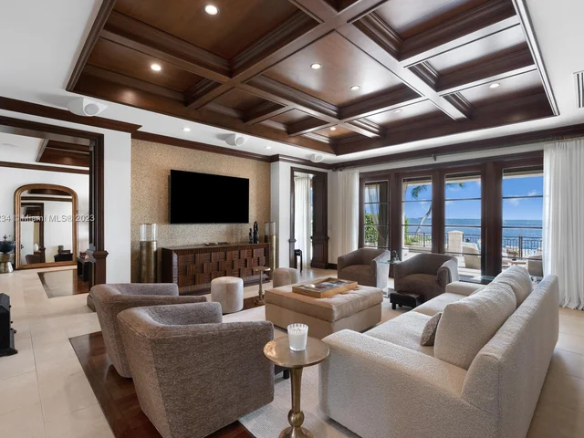 1940 S Bayshore Ln, Miami FL 33133