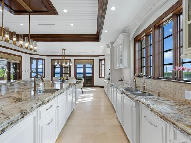 1940 S Bayshore Ln, Miami FL 33133