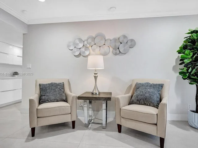 3251 N 37th St, Hollywood FL 33021