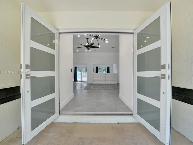 15075 SW 27th Street, Davie FL 33331