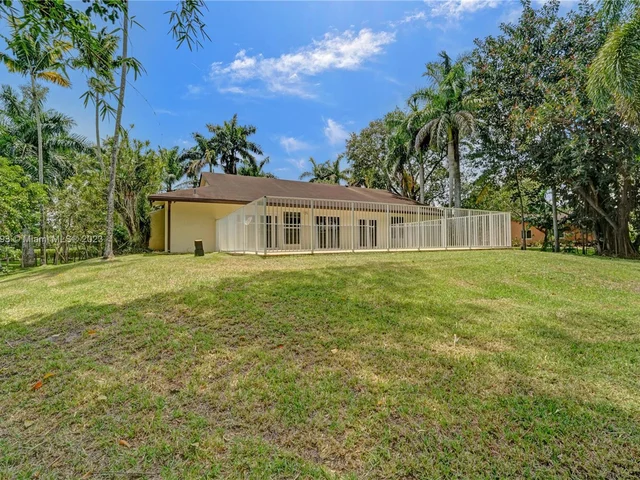 15075 SW 27th Street, Davie FL 33331