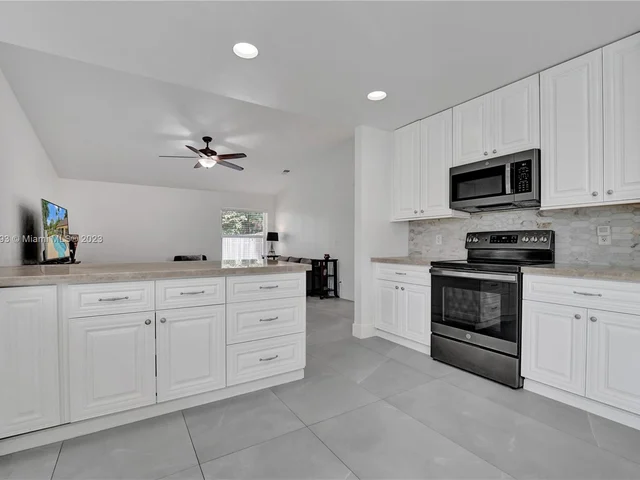 15075 SW 27th Street, Davie FL 33331