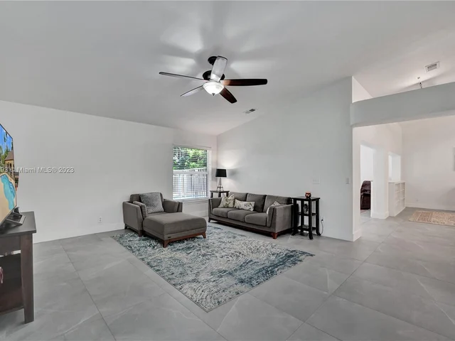 15075 SW 27th Street, Davie FL 33331