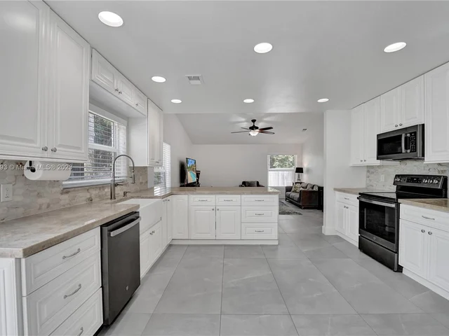 15075 SW 27th Street, Davie FL 33331