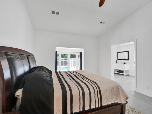 15075 SW 27th Street, Davie FL 33331