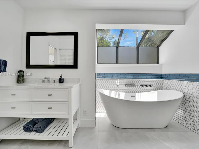 15075 SW 27th Street, Davie FL 33331