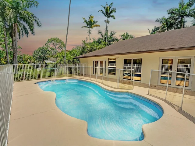 15075 SW 27th Street, Davie FL 33331