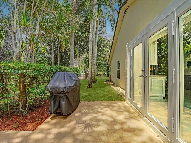 15075 SW 27th Street, Davie FL 33331