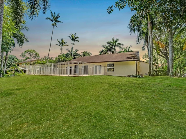 15075 SW 27th Street, Davie FL 33331