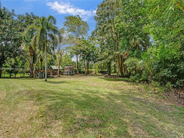 15075 SW 27th Street, Davie FL 33331