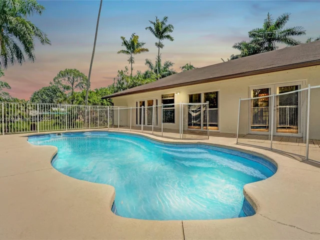 15075 SW 27th Street, Davie FL 33331