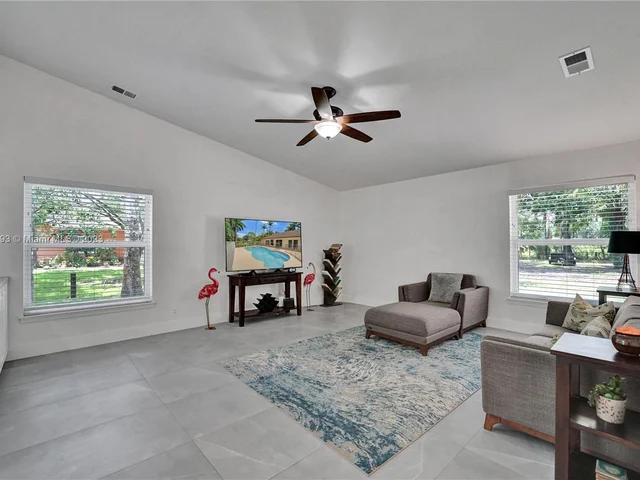 15075 SW 27th Street, Davie FL 33331