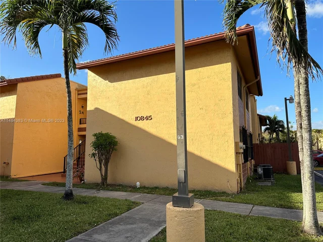 10845 NW 7th St # 11, Miami FL 33172