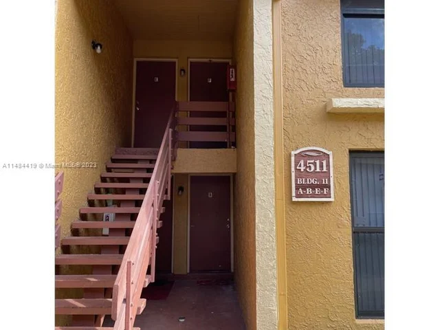 4511 Treehouse Ln # B, Tamarac FL 33319