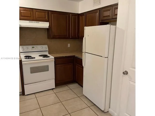 4511 Treehouse Ln # B, Tamarac FL 33319