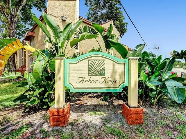 4511 Treehouse Ln # B, Tamarac FL 33319